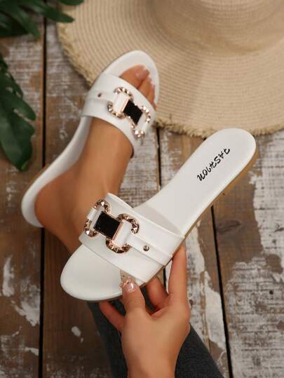 女士纽扣装饰一脚蹬拖鞋，圆头平底女士拖鞋，度假风格低跟休闲鞋，白色凉鞋，夏季新款，百搭