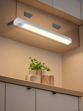 19.7 英寸/11.8 英寸/7.87 英寸/3.93 英寸可充电无线运动传感器 LED 灯条 - USB 供电橱柜下照明，带自动开启夜灯功能，适用于厨房、卧室、衣柜、水槽、工作区家居装饰照明橱柜照明