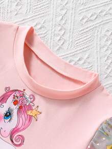 Abito estivo da ragazza con stampa unicorno, collo rotondo, maniche corte, spalle arricciate, blocchi di colore, maglia traforata e tulle a stelle