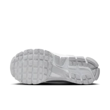 Nike Air Zoom Vomero 5 舒适百搭防滑低帮跑鞋，白色和银色，HF7723-100 - 白銀色 - 查看 6