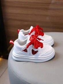 1 paire de Baskets de sport extérieur avec tige , motif de cœur mignon, semelle souple et antidérapante, confortable pour bébé. Convient pour toutes les saisons.
