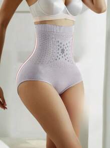 1 件高腰无缝塑身紧身裤，收腹束腰，塑身提臀短裤