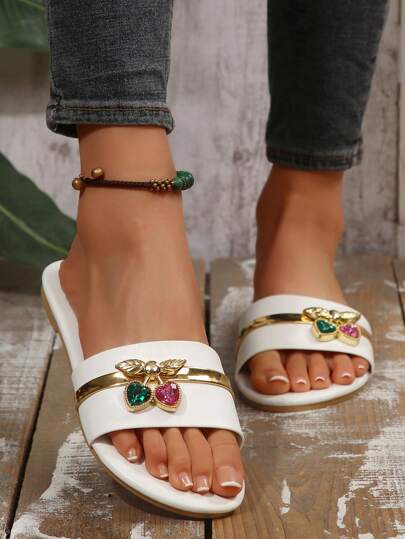 女士樱桃装饰拖鞋，纯色圆头平底一脚蹬大码拖鞋，度假风格低跟，日常穿着白色凉鞋，夏季百搭女士凉鞋