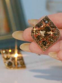 1 Pair European & American Classic & Fashionable Korean Style Design Sparkly Lavender Personalized Luxury Statement Earrings For Women