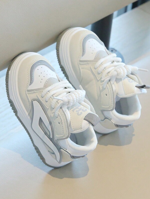 1 paire de baskets mignonnes pour enfants garçons et filles, avec brides entrecroisées, bout rond, semelle épaisse, et semelle souple. Chaussures polyvalentes et décontractées, idéales pour toutes les saisons