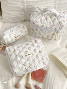 1Pc/Set Delicate Fresh Ditsy Floral Quilted Makeup Bag, Vintage Toiletry Pouch With Handle, Multi-Functional Travel Makeup Bag Handheld, Portable Toiletries Bag Set With Zipper, Large Capacity Cosmetic Storage Bag Suitable For Cosmetics, Lipstick, Jewelry, Tissues, Sanitary Napkins, Gift For New Semester, Winter/Early Spring, Anniversary, Valentine's Day, Vacation, Daily Use, Holiday, Mother's Day Gift, New Style In 2025 (Random Cutting).