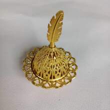 Suport pentru lumânări stil 1buc, aragaz elegant de birou auriu, arzător de tămâie cu tavă metalică, borcan de masă cu difuzor de bețișoare creativ cu accesorii, prins de vise pentru decor de masă, mini arzător de tămâie cu gol de aur, arzător de tămâie din lemn de santal din metal pentru aromaterapie