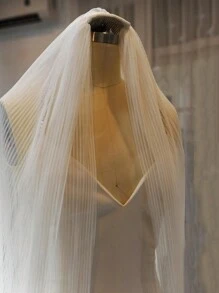 1pc Fashionable Pleated Veiling Long Bridal Veil With Comb, 1.5m Length, Suitable For Church Wedding, Reception Fall Clothes For Women - Beige - View 4