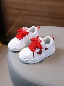 1 paire de Baskets de sport extérieur avec tige , motif de cœur mignon, semelle souple et antidérapante, confortable pour bébé. Convient pour toutes les saisons.