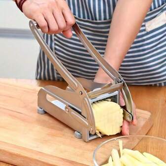 1 pezzo Affettatrice per frutta in acciaio inossidabile, macchina da taglio per verdure, affettatrice di patate, taglierina per patatine fritte, tritatutto per patate, grattugia per verdure, tritatutto per cipolle, robot da cucina, tritacarne pesante per patate, carote, cetrioli, gadget da cucina, utensile da cucina, accessorio da cucina