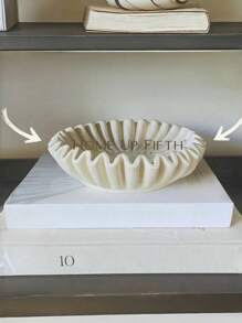 1 peça tigela decorativa com borda franzida, bandeja em formato de leque de resina, decoração moderna, tigela com borda de folha de lótus ranhurada, usada para decoração de casa, bandeja organizadora de cozinha funcional, estatueta de arte artesanal branca/preta