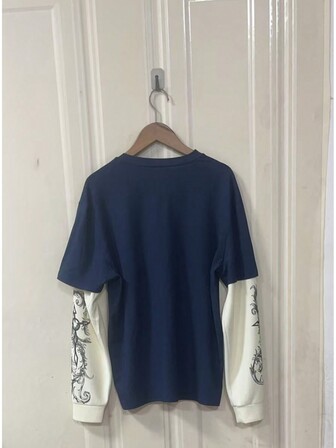 Camiseta con estampado gráfico en contraste de estilo Y2K, diseño minimalista casual para uso diario