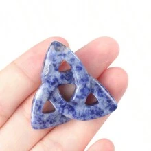 1 pieza Amuleto de cristal natural con nudo celta, piedra energética de gema para decoración de palma, nudos celtas, cuarzo Reiki, piedras de la suerte para hacer joyería, colgante, pulsera y manualidades adultas