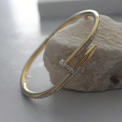 Bracelete Dourado Aço inoxidável Com Pedras de Zircônia