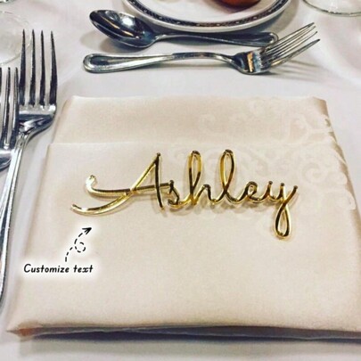 Exquisite Hochzeit Namensschilder - Personalisierte Hochzeit Platzkarten Laser geschnittene Namen Gästenamen Hochzeit Platzkarten Laser geschnittene Namenschilder Tischsets Braut und Bräutigam - 1 Stück, Multifunktional, Ornamental, Wiederverwendbar, Hochwertig, Niedlich, Farbig, Ordentlich, Modern, Individuell, Personalisiert, Einzigartig, Ideale Geschenke für Ihn, Ideale Geschenke für Sie, Sie, Freund, Freundin, Vater, Mutter, Freunde, Familie, Sohn, Tochter, Schüler, Arbeitnehmer, Kinder, Schule, Büro, Zuhause, für Jahrestage, für Geburtstage, für Einweihung, Hochzeitsartikel