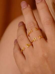 Set de 6 anillos con letra inicial personalizada en diferentes estilos de fuente, anillo de dos letras delicado y personalizado, anillos apilables ajustables para pareja como regalo de aniversario