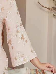 优雅刺绣阿拉伯风格连衣裙，V领印花长裙，2026春夏款，斋月，宰牲节 - 粉色 - 查看 5