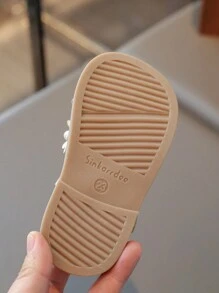 1 para dziewczęcych sandałów PU Pearl Hook & Loop Strap Flat Cute, odpowiednich na lato