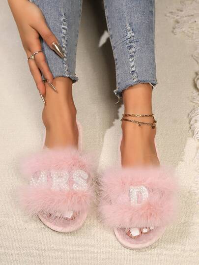 1 Pair Plus Size Women's Personalized Turkey Feather, Faux Diamond, Faux Pearl, Letter Fluffy Slippers, Gift For Friends, Sisters, Family, Birthday, Party, Wife, Mom, Bride, Bridesmaid