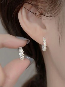 1pair Daisy Two-Tone 925 Sterling Silver Women's Earrings Stylish Minimalist Design Perfect For Everyday Dating Birthday Gift Sweet Unique Style
