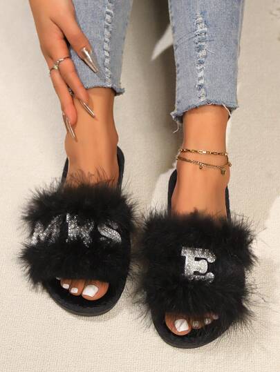 1 Pair Plus Size Women's Personalized Turkey Feather, Faux Diamond, Faux Pearl, Letter Fluffy Slippers, Gift For Friends, Sisters, Family, Birthday, Party, Wife, Mom, Bride, Bridesmaid