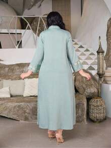 斋月重工金银3D刺绣优雅V领花朵装饰阿拉伯女式连衣裙，JALABIA风格，2025年春夏宰牲节，朴素的长袍