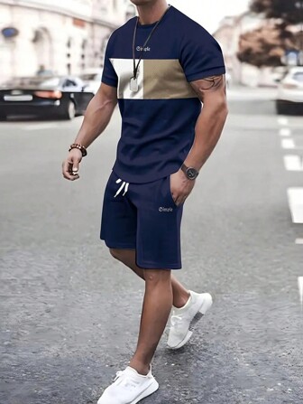 2 件男士舒适套装：拼色印花 T 恤和抽绳短裤，适合夏季休闲运动