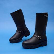 Bota Casual Marca Andrea Para Mujer Caña Media Con Hebillas Plateadas Para Un Estilo Más Rockero Y Suela Tipo Chunky Cómoda Punta Redonda Color Negro - Negro - Ver 2