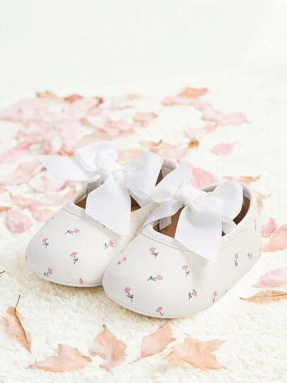 适合女婴的可爱刺绣花朵玛丽珍鞋，舒适轻便防滑柔软平底鞋，适合室内户外派对，秋季