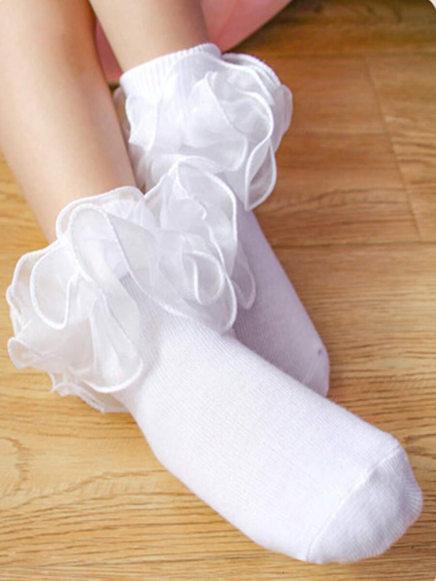 1 Pair Girls Solid Color Ruffle Trim Cute Casual Ankle Socks - White - View 1