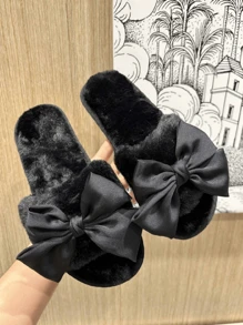 女士优雅天鹅绒蝴蝶结平底毛绒露趾拖鞋，粉色和黑色，优质 TPR 防滑耐用鞋底，适合情人节、派对和居家使用 - 黑色 - 查看 3
