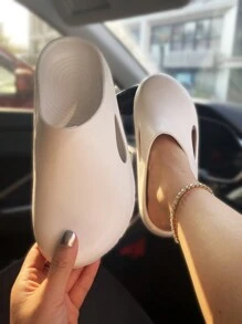 Spring And Summer Fashion New Women's Pure White Clog, Comfortable And Breathable Indoor And Outdoor Dual-Use Beach Shoes, Garden Shoes