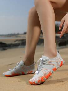 Chaussures de tapis roulant unisexes, chaussures de sport intérieur, chaussures à semelle souple pour la conduite/la plage, Baskets casual, chaussures de randonnée extérieure pour hommes, chaussures d'eau pour hommes, chaussures de plage pour hommes, chaussures de fitness aquatique respirantes, chaussures de pêche, de natation et de plage à cinq doigts pour l'extérieur, blanc