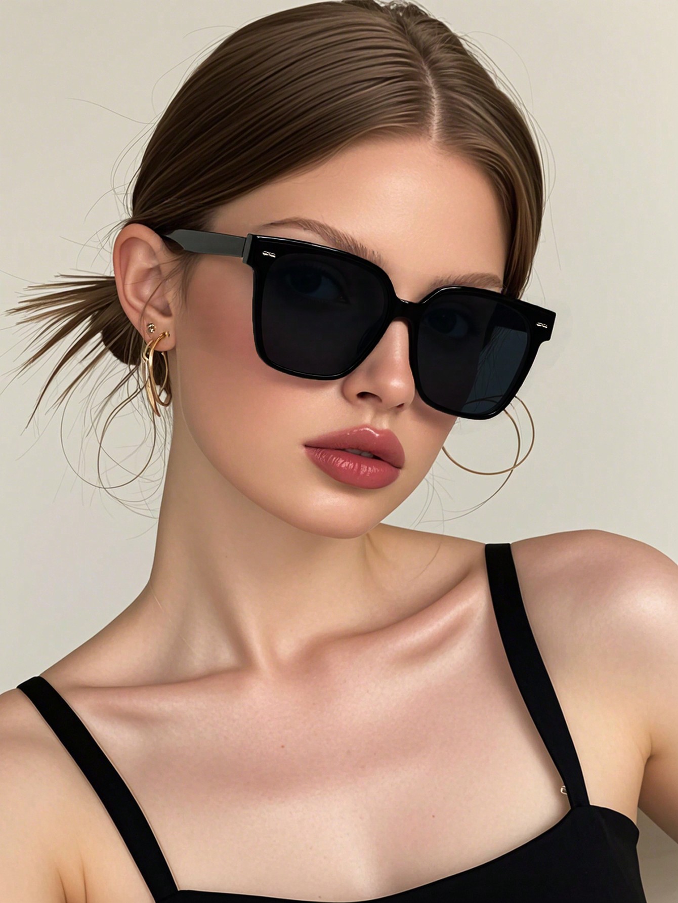 نظارات شمسية بإطار كبير مربع