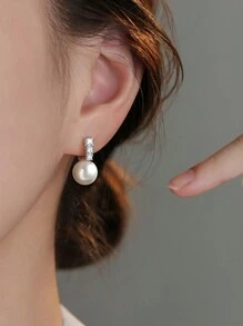 1 对女士 925 纯银珠宝人造珍珠耳环，带水钻，奢华复古人造珍珠设计耳钉，派对和生日礼物