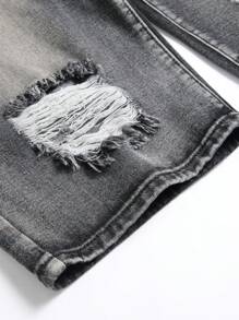 Pantaloncini di jeans casual in stile vintage con strappi per uomo