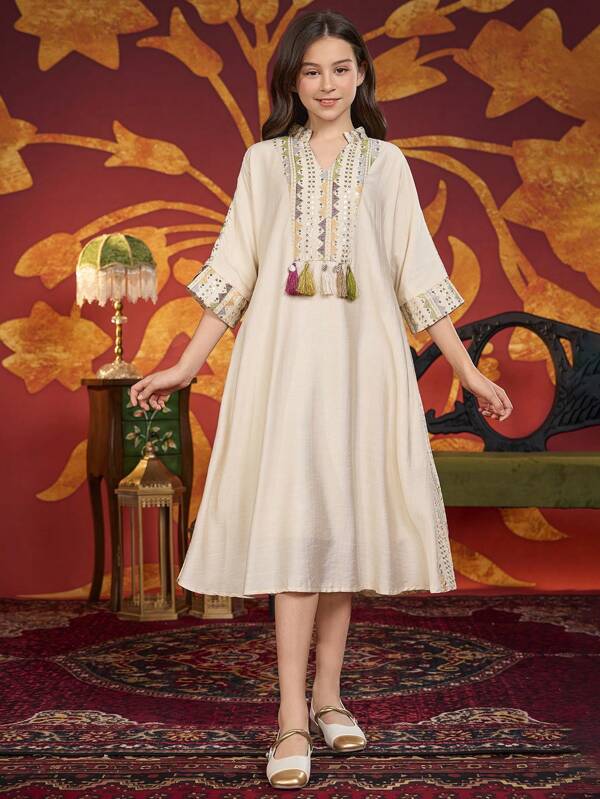 Tween-Mädchen Elegantes Kleid mit Seilstickerei und Perlen