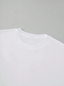 เสื้อยืดพิมพ์ลายสำหรับเทศกาลรอมฎอน - เสื้อแขนสั้นสีขาวพิมพ์ลายดอกไม้อิสลาม สำหรับใส่ในช่วงเทศกาล, เสื้อยืดรอมฎอนสีขาว - ลายดอกไม้สีน้ำเงินที่สวยงาม และข้อความ "รอมฎอน" เสื้อแฟชั่นมุสลิม, เสื้อยืดรอมฎอนสำหรับเทศกาล - เสื้อยืดสีขาวพิมพ์ลวดลายดอกไม้ที่ประณีตสำหรับเฉลิมฉลองรอมฎอน, เสื้อยืดแฟชั่นรอมฎอนสำหรับผู้ชาย - เสื้อแขนสั้นสีขาวพิมพ์ลายดอกไม้อิสลามสีน้ำเงินสำหรับใส่ในช่วงเทศกาล - สีขาว - ดู 7