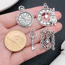 44/45 件随机混合爱丽丝梦游仙境仙女饰品系列合金兔子手表茶壶吊坠 - 古董爱丽丝兔子蒸汽朋克万能钥匙吊坠珠宝配件 - 復古銀色 - 查看 5