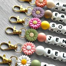 1 pièce Porte-clés en silicone personnalisé avec marguerite et prénom, porte-clés personnalisé avec prénom, style minimaliste, idéal pour la Saint-Valentin, les anniversaires et les cadeaux de mariage