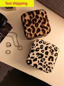1 Buah Kotak Perhiasan Motif Leopard Hadiah Hari Ibu Kotak Penyimpanan Perhiasan Genggam Portabel untuk Anting dan Cincin Kotak Kalung Kecil yang Indah Kotak Perhiasan Beludru Retro Kotak Kemasan Perhiasan Gaya Kotak Penyimpanan Praktis untuk Perjalanan Kotak Perhiasan Kalung dan Anting Kotak Penyimpanan Perhiasan Kotak Perhiasan Portabel Sederhana Kotak Penyimpanan Perhiasan untuk Anting, Kalung, dan Cincin Kotak Perhiasan Kembali ke Sekolah - MultiWarna - View 1