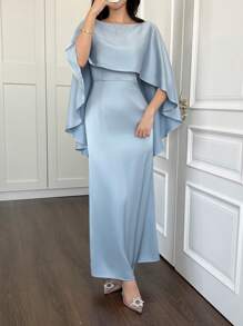 Elegant Dress For New Year's Eve, Paired With A Captivating Cape-Style Shawl And Discreet Zipper Details, Exuding A Refined And Sophisticated Aura.