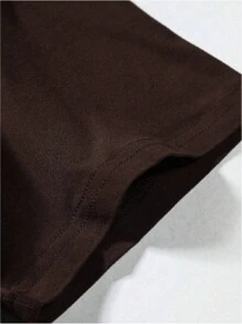 2 件男士笑脸印花休闲短袖 T 恤和裤子套装