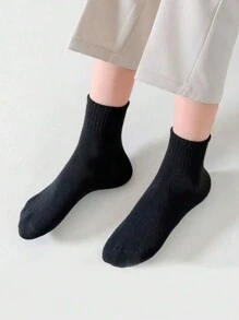 30 Pairs Of Four Season Black No Pattern Daily Simple Sports Versatile, Campus Daily Sports Wear, Soft And Skin Friendly, Comfortable, Breathable, Sweat Absorbing, Odor Proof, Men's And Women's Socks