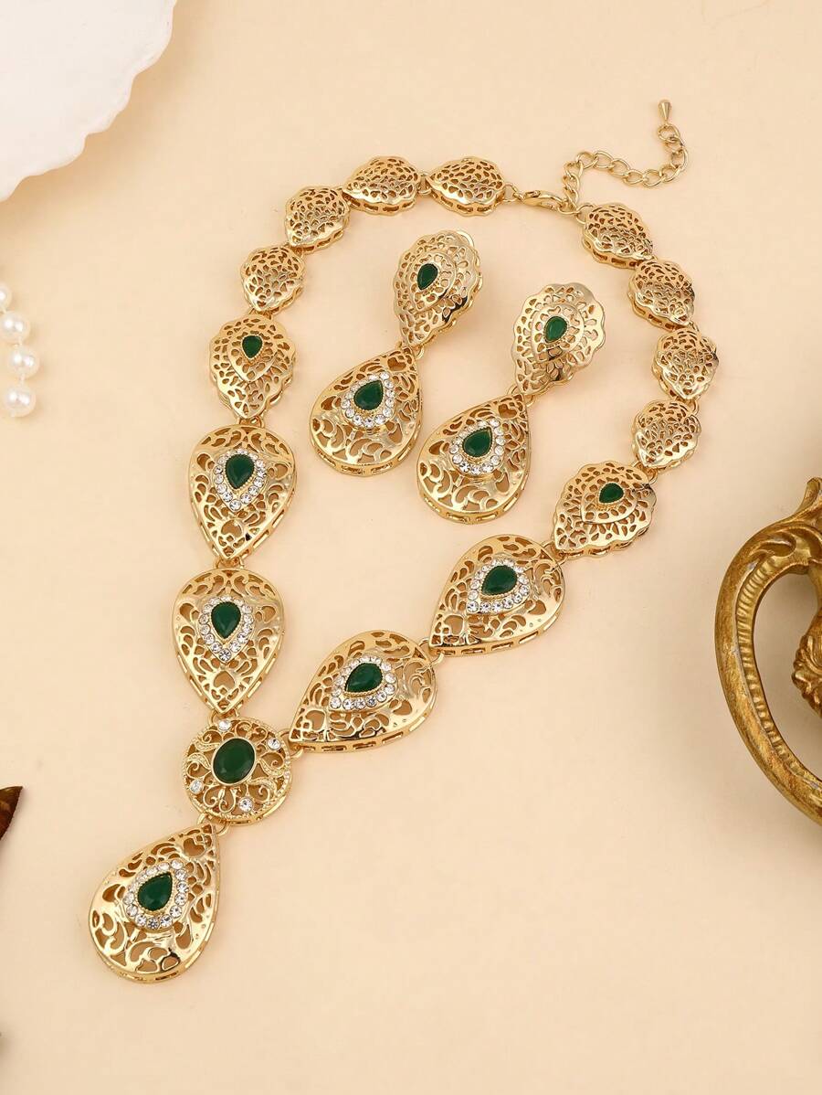 1 Set Hollow Palace Style Metal Rhinestone Inlaid Pendant Necklace With Matching Earrings, Bridal Wedding Party Daily Holiday Jewelry Set For Women