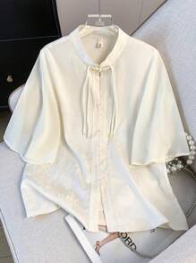 Hanfu informal de estilo chino elegante de primavera con cuello de mandarín de satén albaricoque, mangas cortas, tejido jacquard semitransparente para uso diario