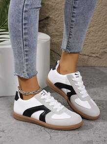 Baskets blanches à plateforme pour femmes, chaussures vulcanisées décontracté, style d'influenceur, semelle épaisse antidérapante, chaussures pour étudiants