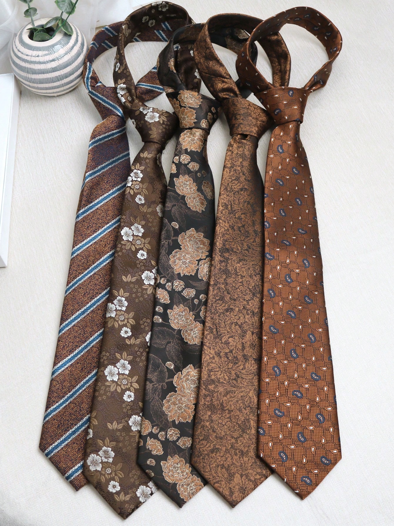 1pc Unisex Coffee Stripe & Floral Necktie, Suitable For Casual, Business, Street Wear, Everyday Men Necktie