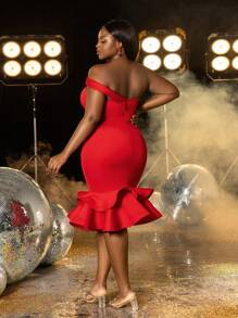 Faeriesty Plus-Size Sleeveless Off-Shoulder Mini Dress With Ruffled Hem – Summer Special Occasion Dress For Beach Parties (Bold V-Cut Silhouette, Vibrant Red Elegance) - Red - View 3