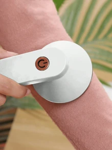 1个可充电便携式电动除毛器，有效快速去除衣物、家具和地毯上的绒毛和球状物（1个白色） - 彩色 - 查看 12